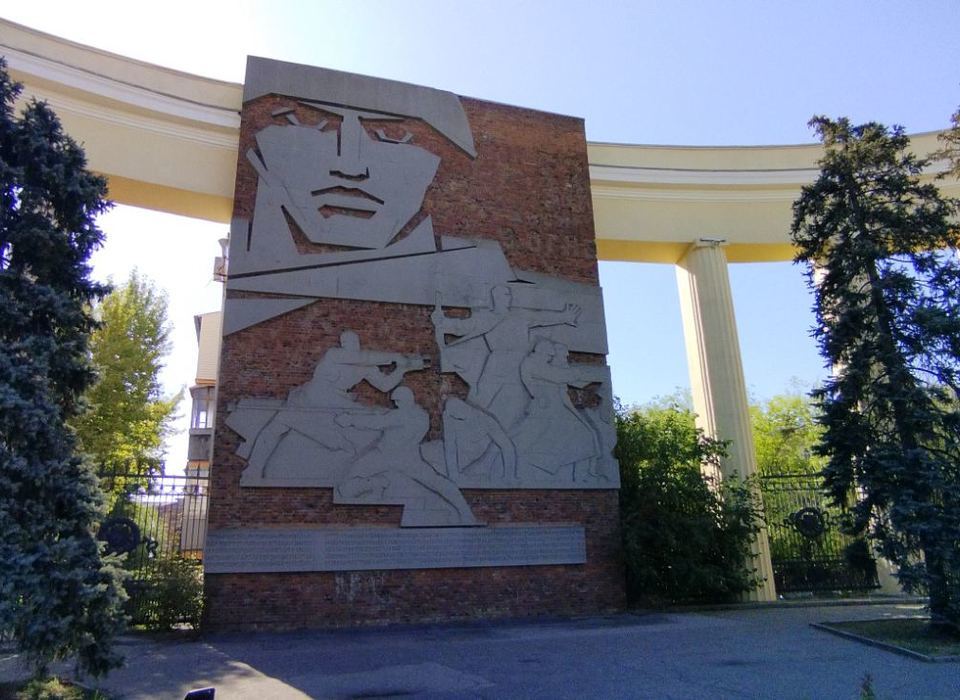 В Волгограде обновят мемориал на площади Ленина